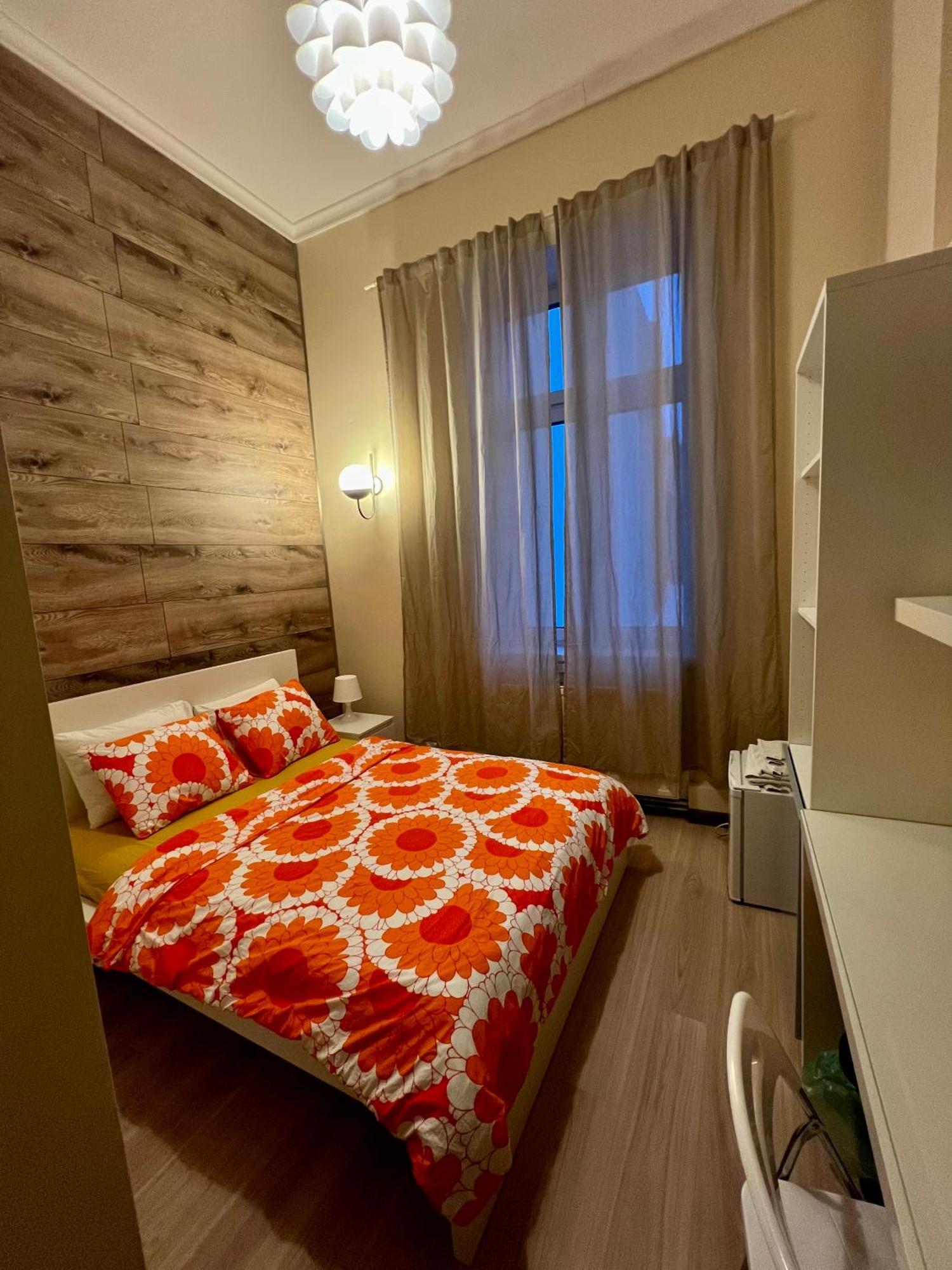 Fox Hostel Краков Экстерьер фото