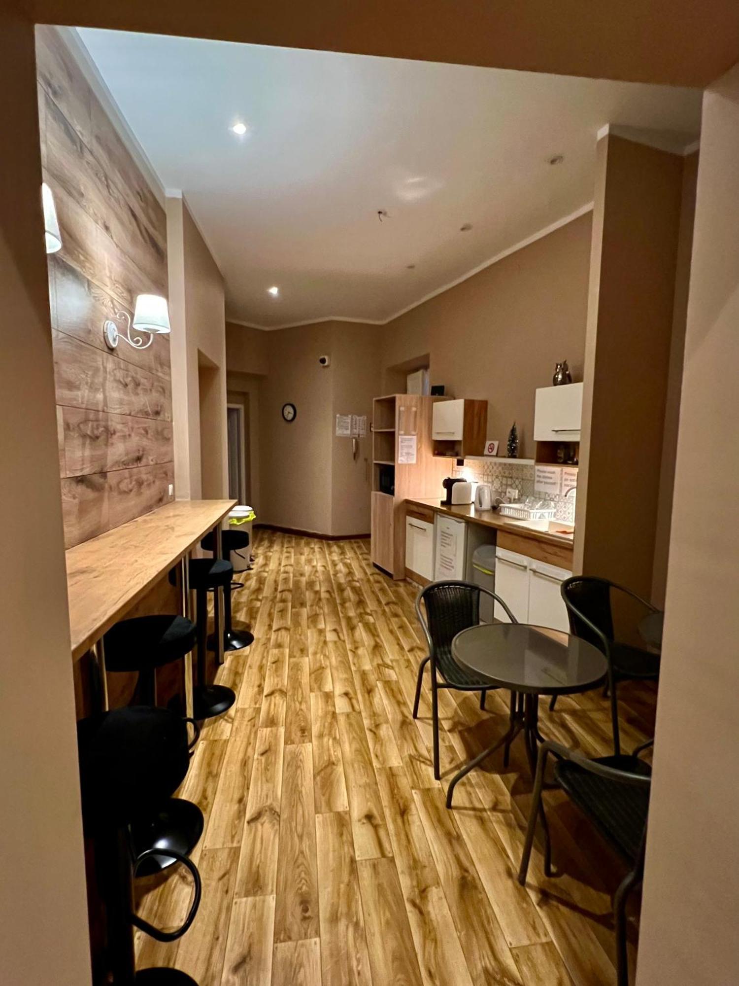 Fox Hostel Краков Экстерьер фото
