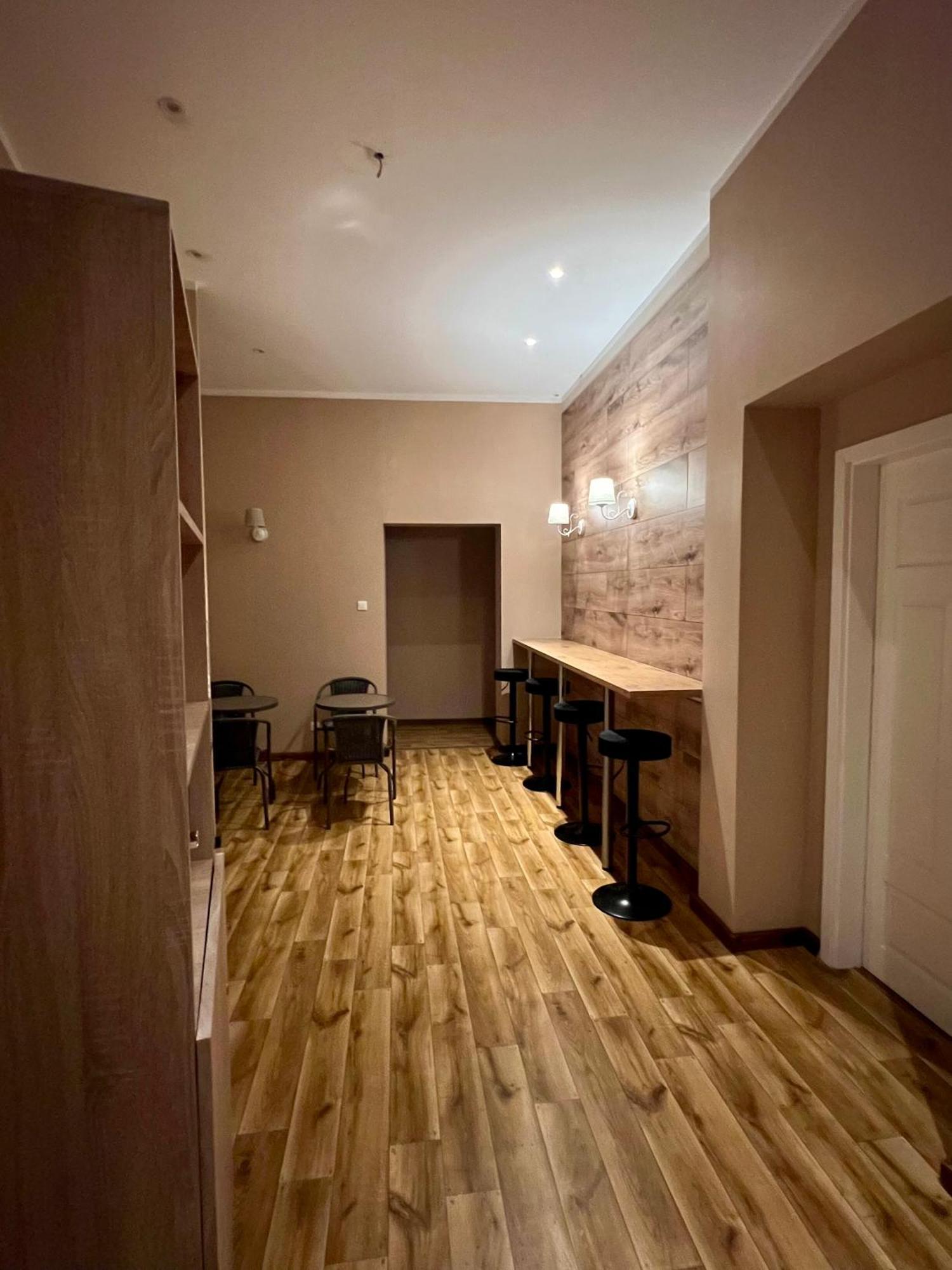 Fox Hostel Краков Экстерьер фото